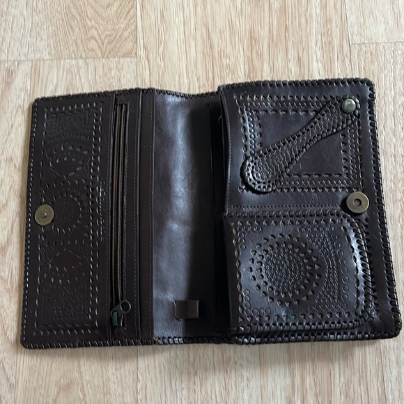 BCBGMaxAzria brown unique leather clutch - Picture 2 of 7